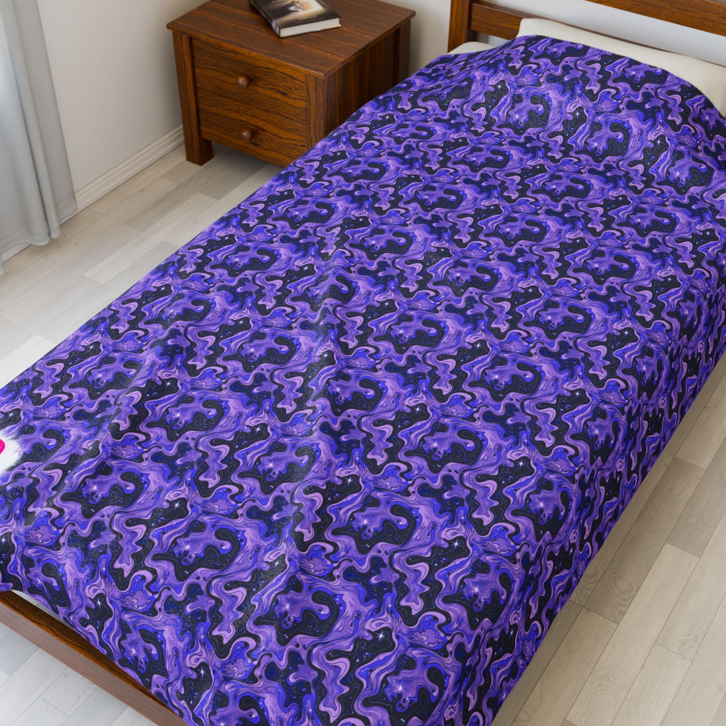 Sister Wives Blue & Purple Oil Slick Cozy Velveteen Plush Blanket for Comfort & Warmth, Great for Home Decor, Gifts, Living Room, Couch, Bedroom