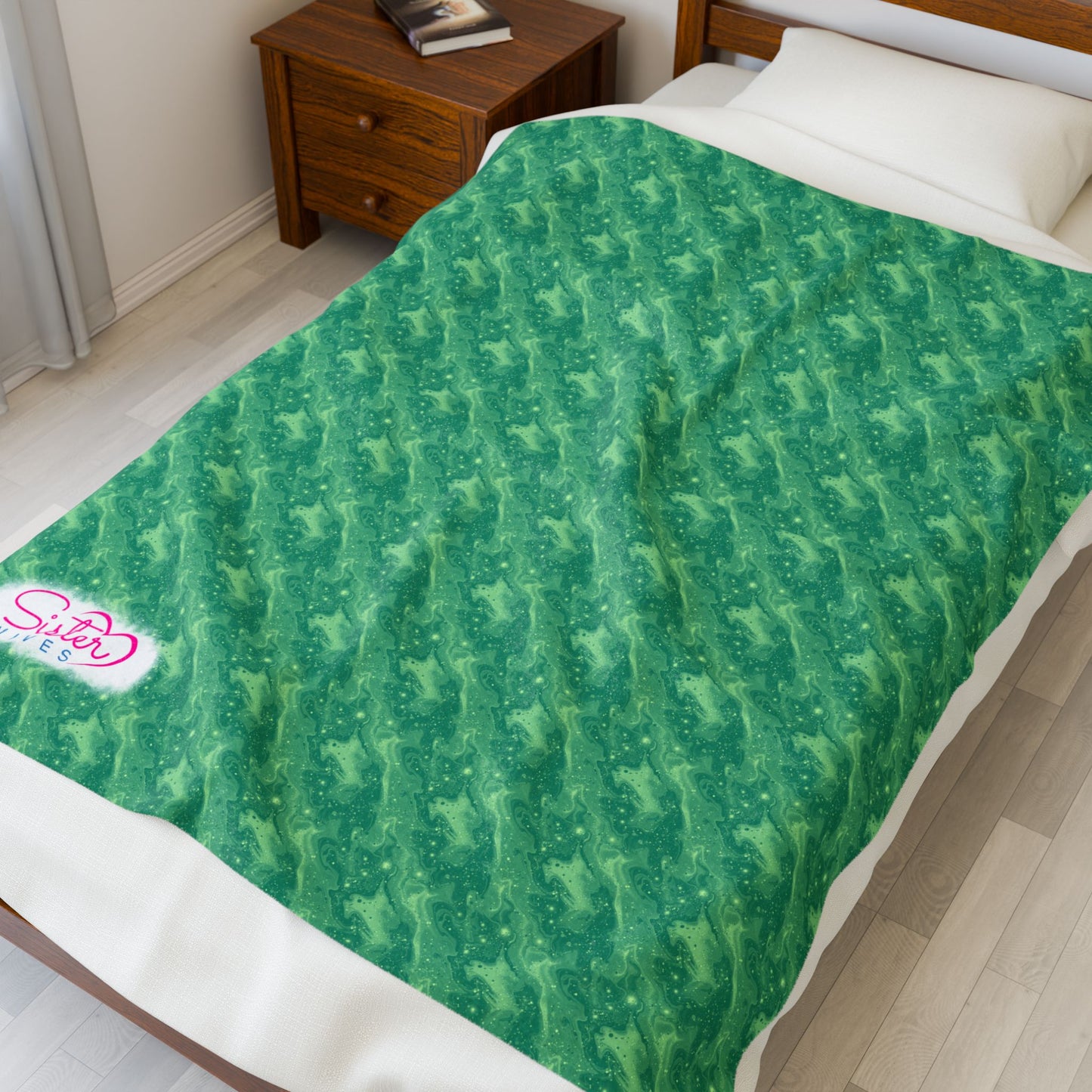 Sister Wives Green Oil Slick Cozy Velveteen Plush Blanket for Comfort & Warmth, Great for Home Decor, Gifts, Living Room, Couch, Bedroom