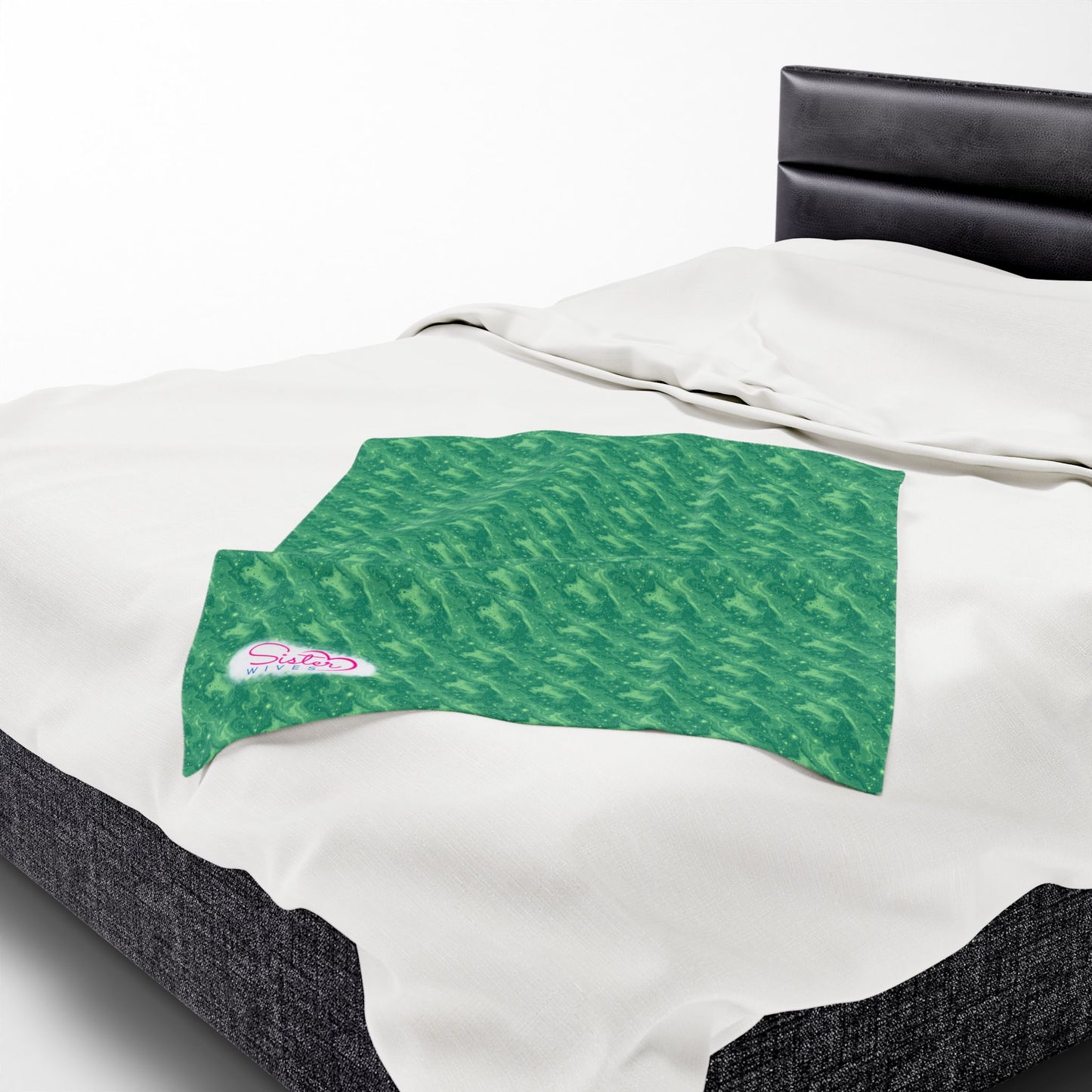 Sister Wives Green Oil Slick Cozy Velveteen Plush Blanket for Comfort & Warmth, Great for Home Decor, Gifts, Living Room, Couch, Bedroom