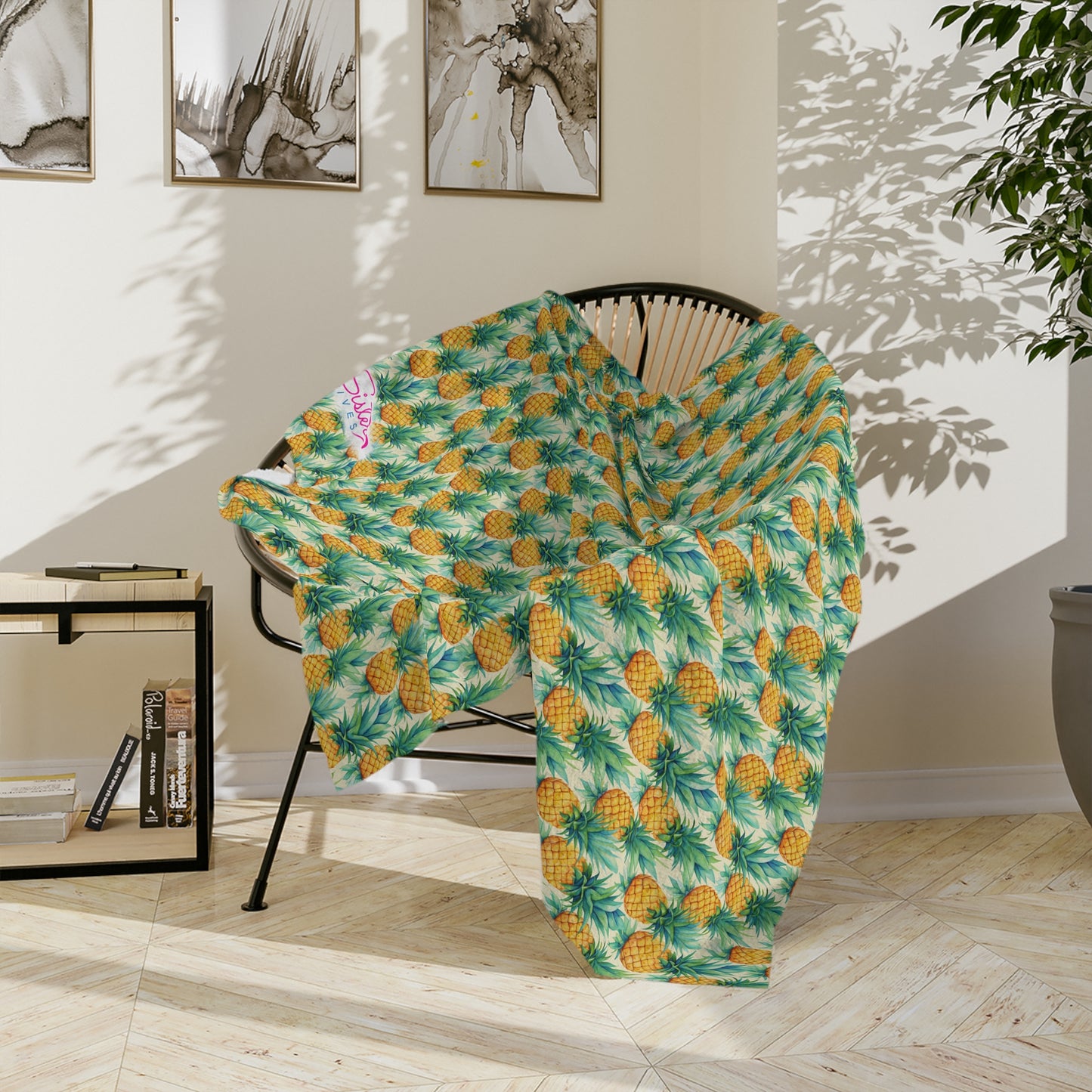 Pineapple Paradise Velveteen Blanket, Cozy Throw for Beach Lovers, Bright Home Decor, Perfect Gift for Summer Celebrations, Pineapple [...]