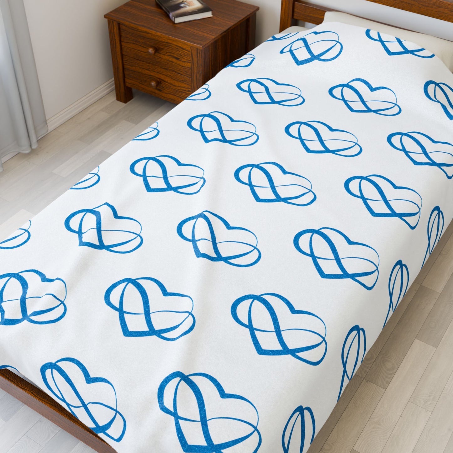 Blue Polyamory Heart Blanket – Ethical Non-Monogamy Plush Throw | Cozy Poly Pride Bedding & Calm Home Decor