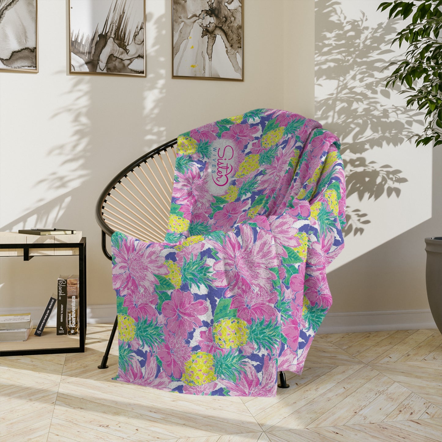 Sisterwives Preppy Vibrant Pineapple Velveteen Blanket, Cozy Throw for Beach Lovers, Bright Home Decor, Perfect Gift for Summer Celebrations, Pineapple [...]