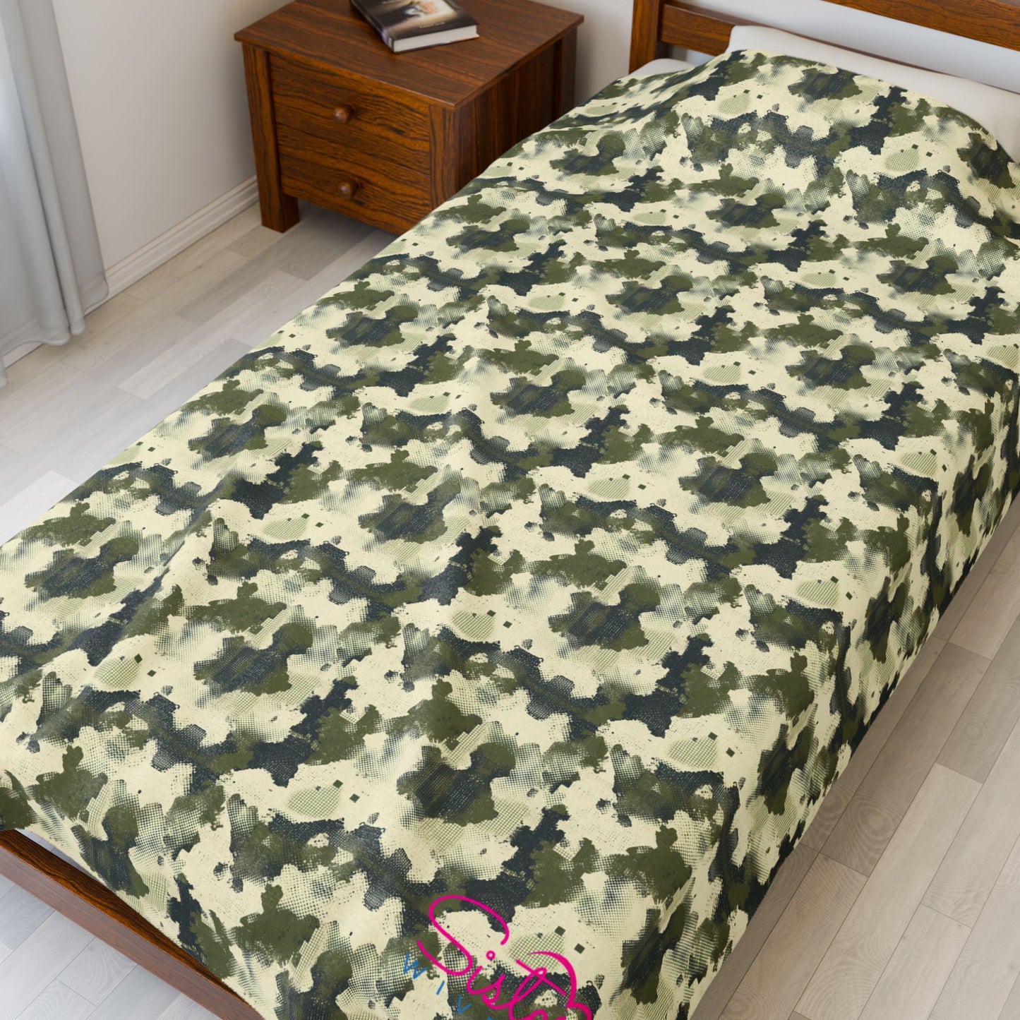 Green Camo Plush Blanket | Polyamory & ENM Cozy Throw | Chosen Family Velveteen Blanket | Soft Camo Home Decor