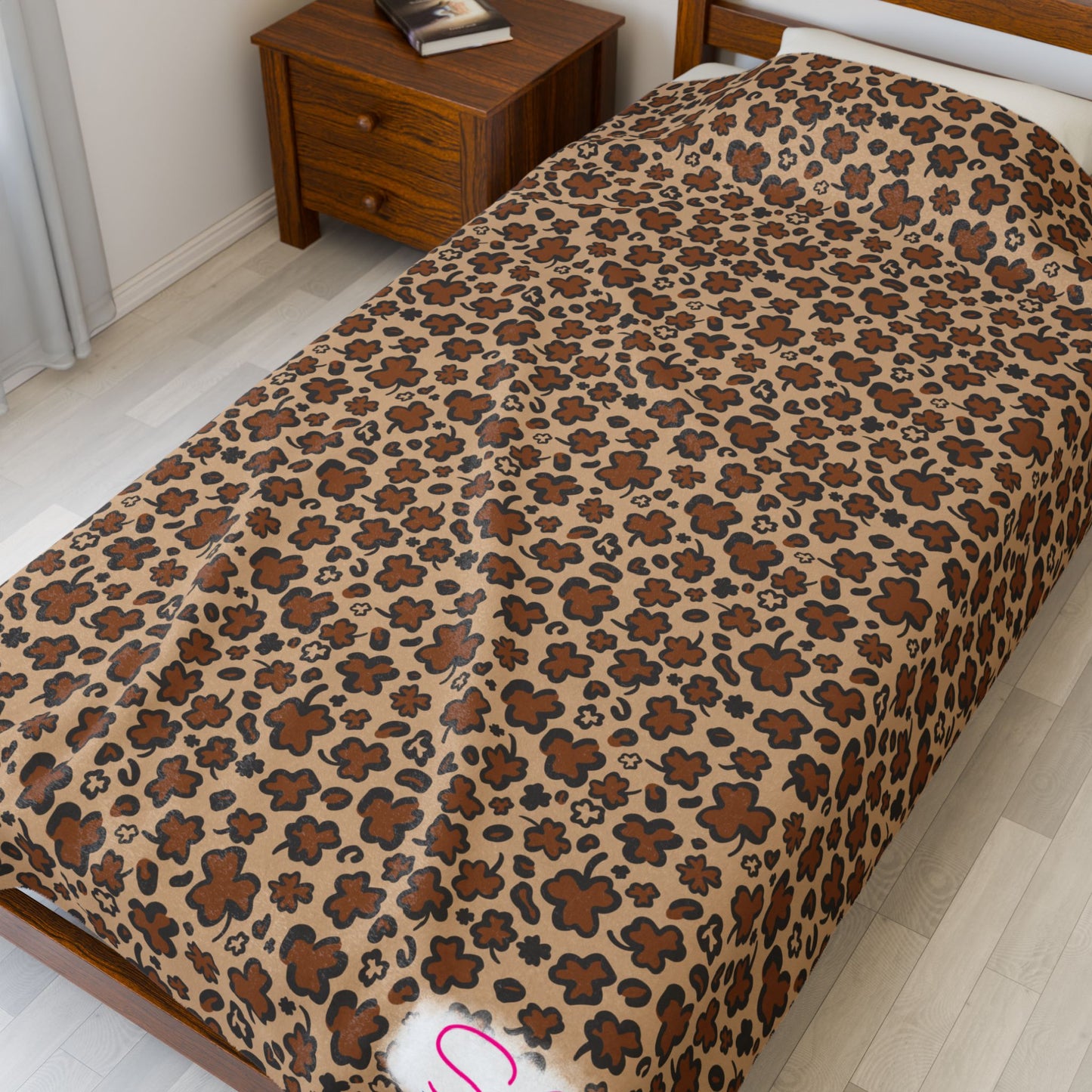 Leopard Print Shamrock Throw Blanket St. Patty’s Day Home Decor Polyamory Sisterwives ENM Friendly Home Decor | Swinger Lifestyle Cozy Blanket